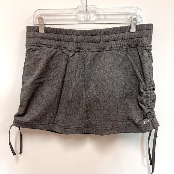 Skirt Sports Boulder Skort in grey with built in shorts size medium - Picture 1 of 11